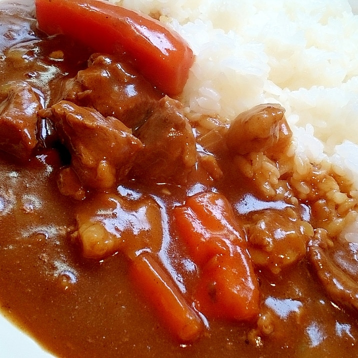 電気圧力鍋で◎牛スジ煮込みカレー